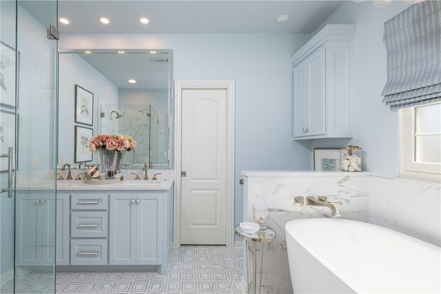 1661 E Cypress Lane, Fayetteville, AR 72703