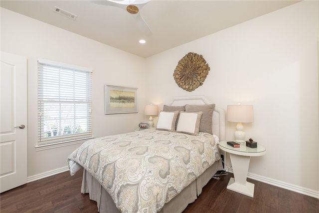 1661 E Cypress Lane, Fayetteville, AR 72703