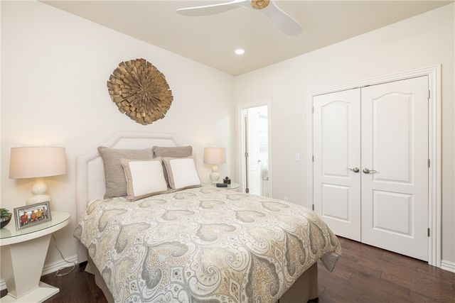 1661 E Cypress Lane, Fayetteville, AR 72703