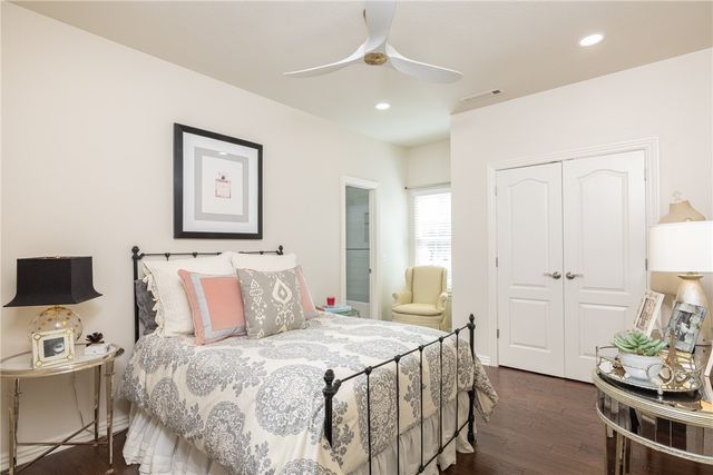 1661 E Cypress Lane, Fayetteville, AR 72703