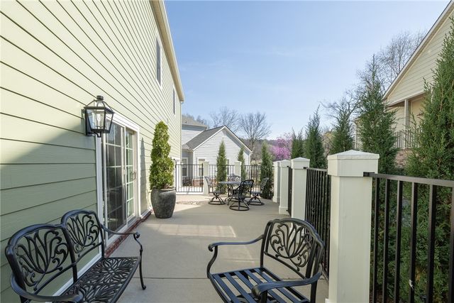 1661 E Cypress Lane, Fayetteville, AR 72703