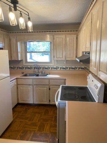 803 Gonzales, Dothan, AL 36305