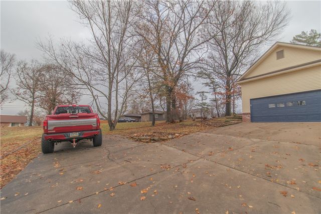 15284 Putman Road, Rogers, AR 72756