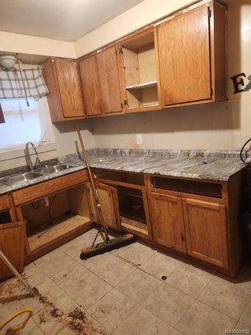 19150 Patton Street, Detroit, MI 48219