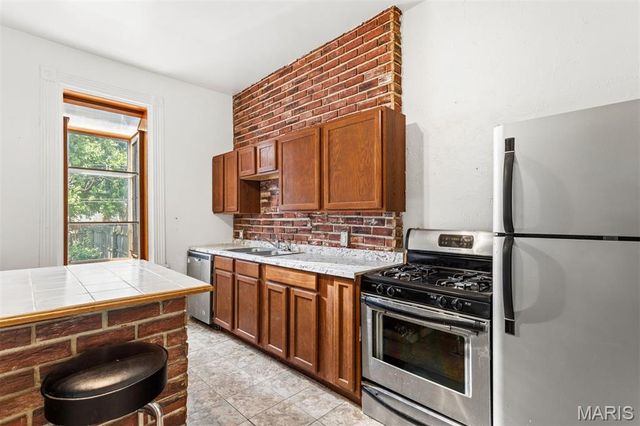 3533 Illinois Avenue, St Louis, MO 63118