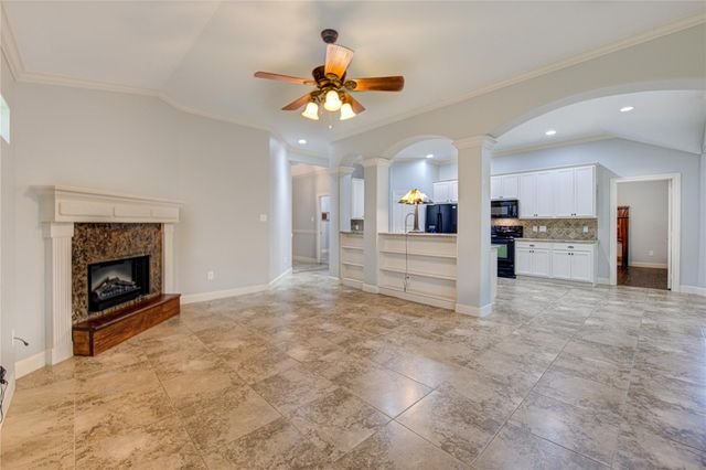 3619 Woodland Lane, Montgomery, TX 77356