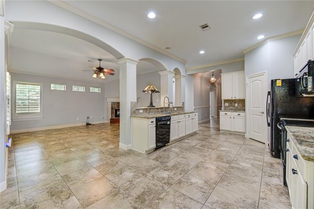 3619 Woodland Lane, Montgomery, TX 77356