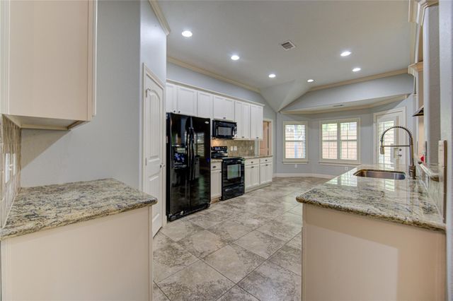 3619 Woodland Lane, Montgomery, TX 77356