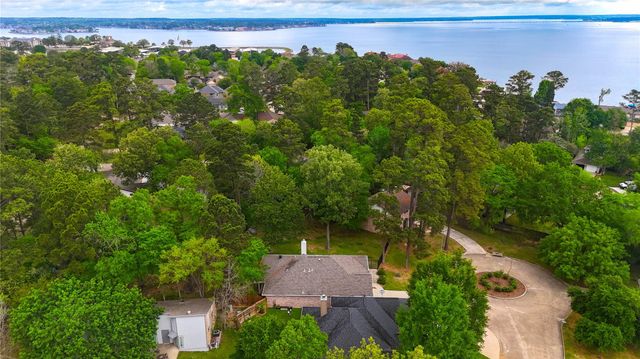 3619 Woodland Lane, Montgomery, TX 77356