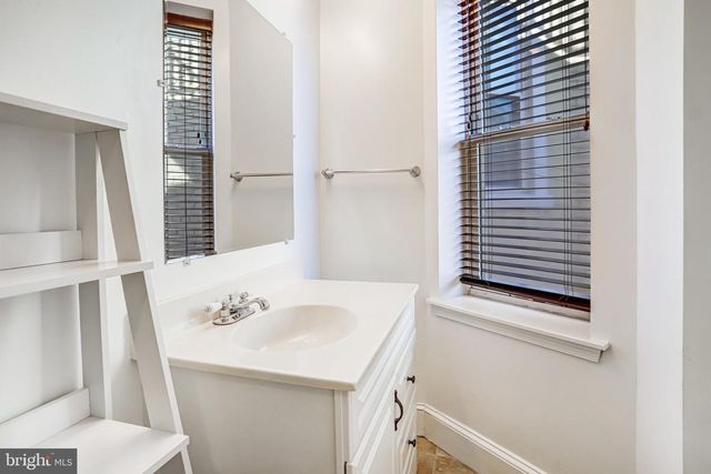 12 RHODE ISLAND AVE NW, Washington, DC 20001