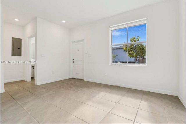 2645 SE 17th St, Homestead, FL 33035