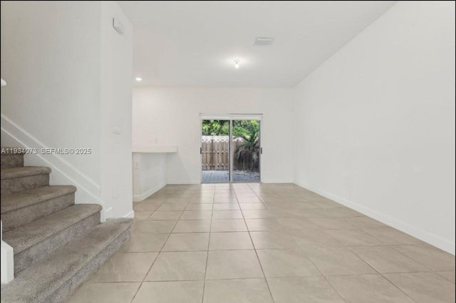 2645 SE 17th St, Homestead, FL 33035