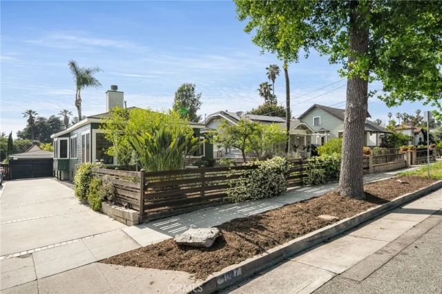 1037 Worcester Avenue, Pasadena, CA 91104