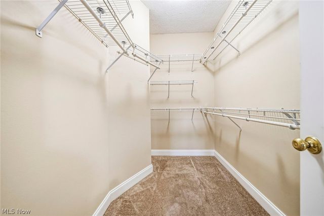 35 Gullybrook Lane, Willoughby Hills, OH 44094