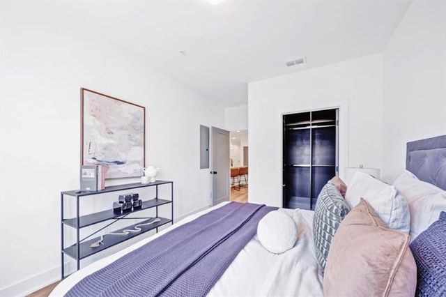 14 Becker Place NW, Atlanta, GA 30307