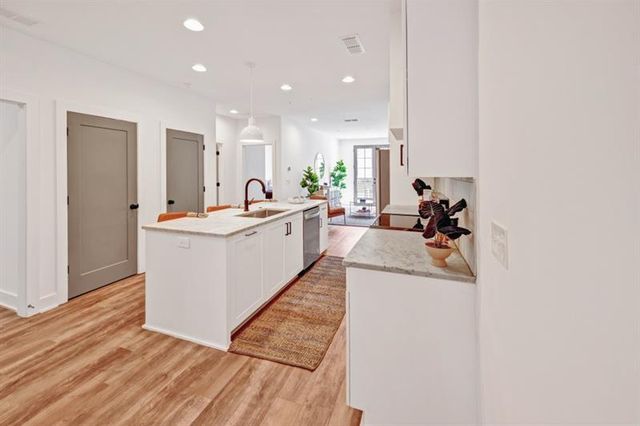 14 Becker Place NW, Atlanta, GA 30307