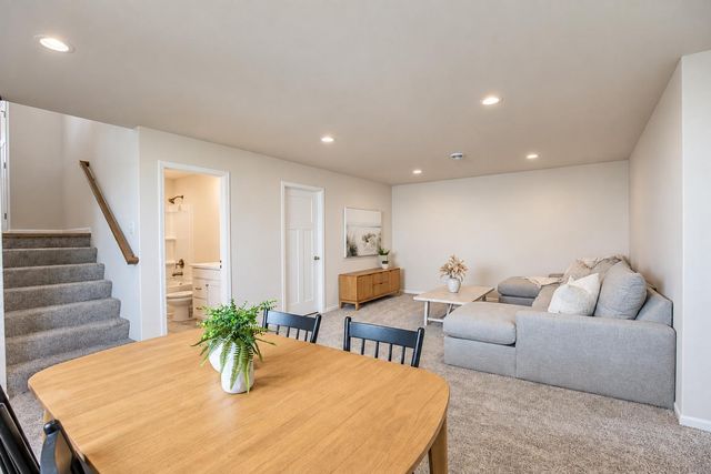 315 Lionheart Drive, Horace, ND 58047