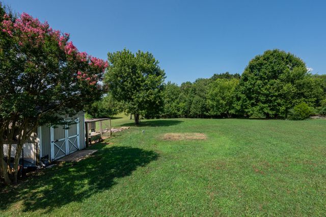 1922 Belotes Ferry Rd, Lebanon, TN 37087