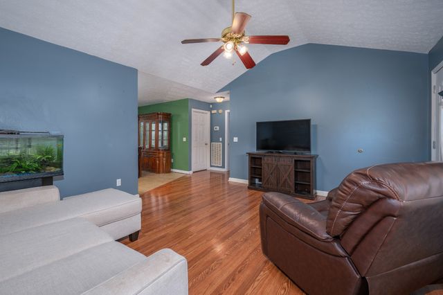 1922 Belotes Ferry Rd, Lebanon, TN 37087