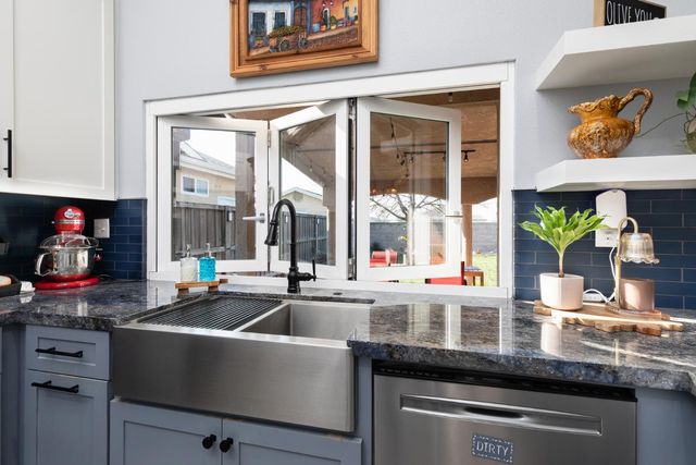 553 Venice Avenue, Dinuba, CA 93618