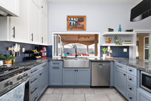 553 Venice Avenue, Dinuba, CA 93618