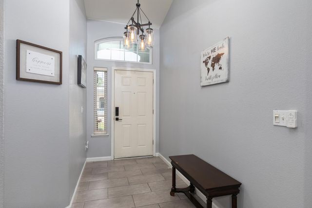 553 Venice Avenue, Dinuba, CA 93618