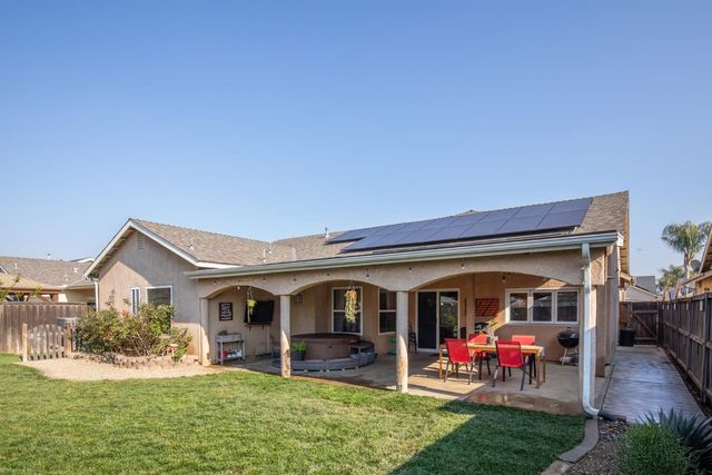 553 Venice Avenue, Dinuba, CA 93618