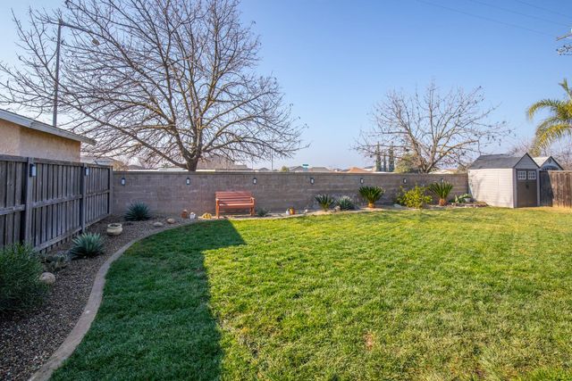 553 Venice Avenue, Dinuba, CA 93618