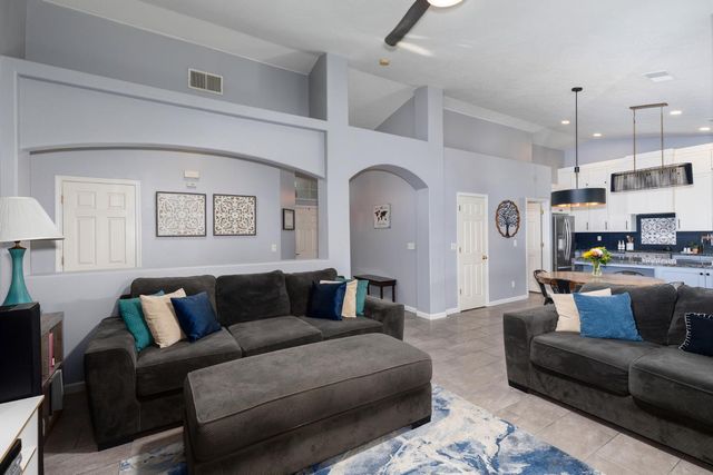 553 Venice Avenue, Dinuba, CA 93618