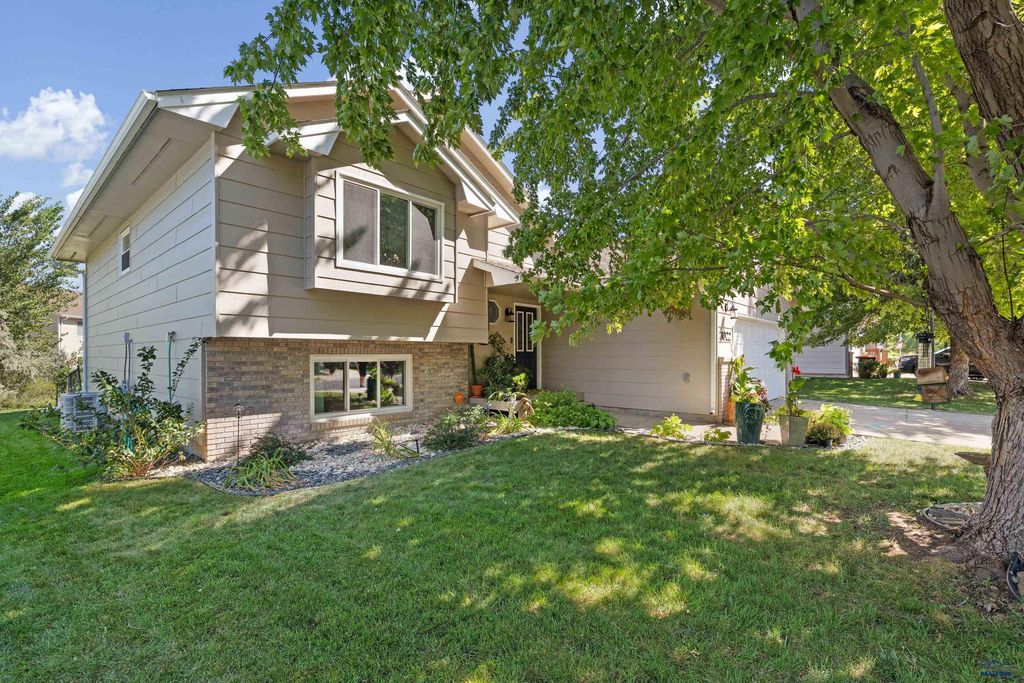 3022 GYPSEY RD, Rapid City, SD 57703