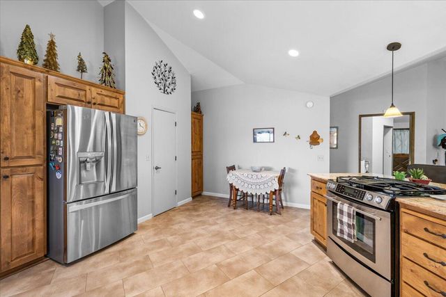 2340 Hillside Drive, Central Point, OR 97502
