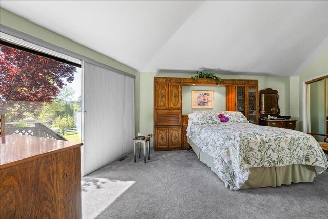 2340 Hillside Drive, Central Point, OR 97502