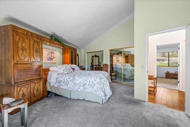 2340 Hillside Drive, Central Point, OR 97502
