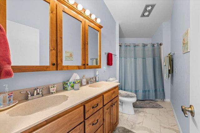 2340 Hillside Drive, Central Point, OR 97502