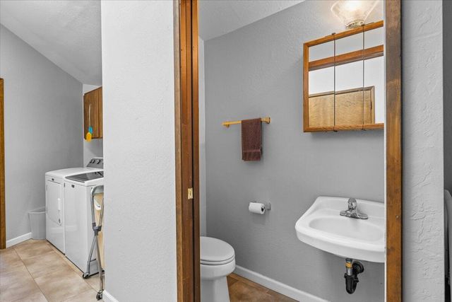 2340 Hillside Drive, Central Point, OR 97502