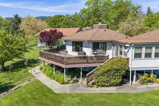 2340 Hillside Drive, Central Point, OR 97502