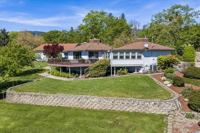 2340 Hillside Drive, Central Point, OR 97502