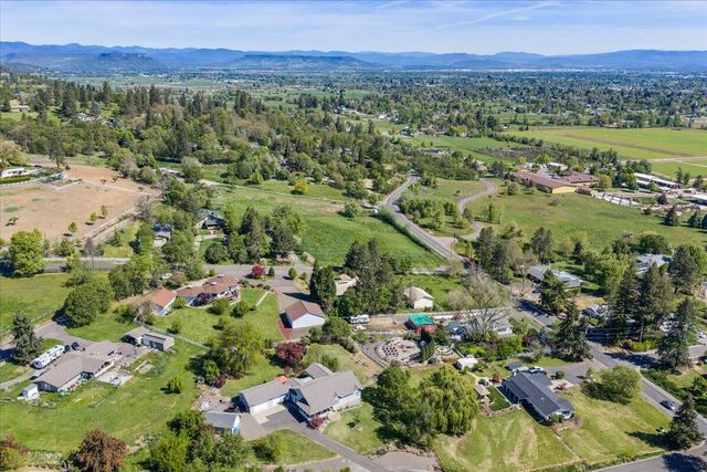 2340 Hillside Drive, Central Point, OR 97502