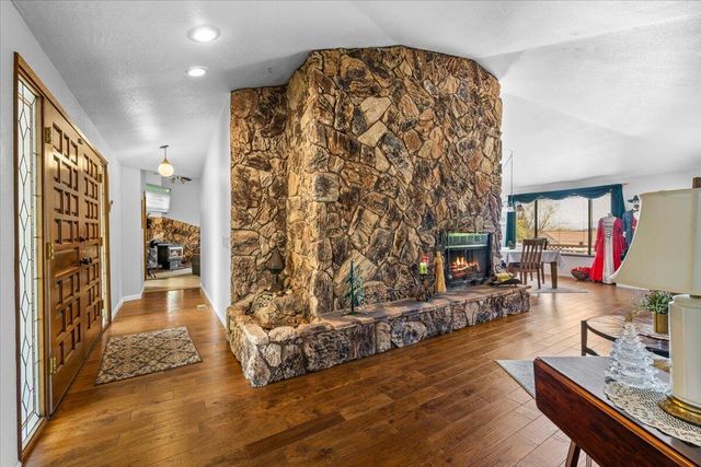 2340 Hillside Drive, Central Point, OR 97502