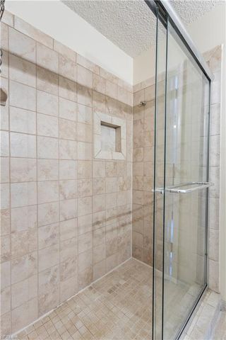 5041 Heathglen CIR, Virginia Beach, VA 23456