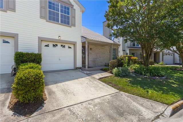 5041 Heathglen CIR, Virginia Beach, VA 23456