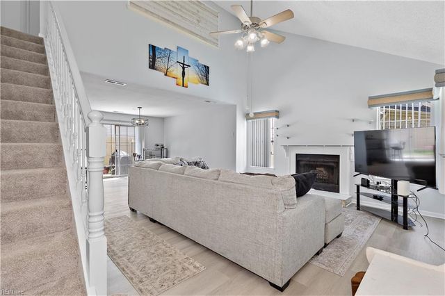 5041 Heathglen CIR, Virginia Beach, VA 23456