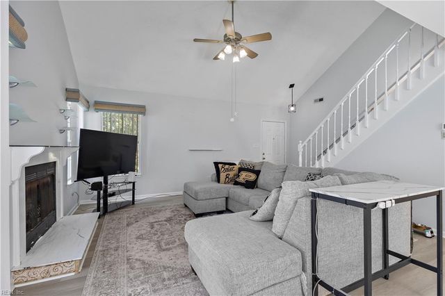 5041 Heathglen CIR, Virginia Beach, VA 23456