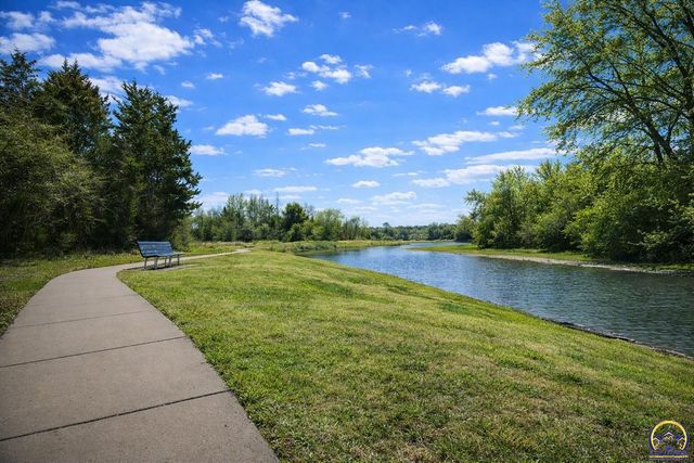6215 SW 46th CT, Topeka, KS 66614