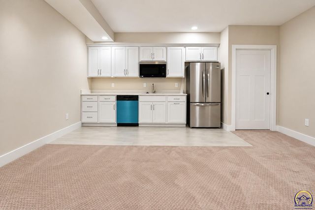 6215 SW 46th CT, Topeka, KS 66614