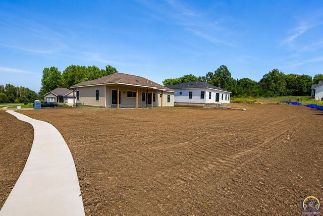 6215 SW 46th CT, Topeka, KS 66614