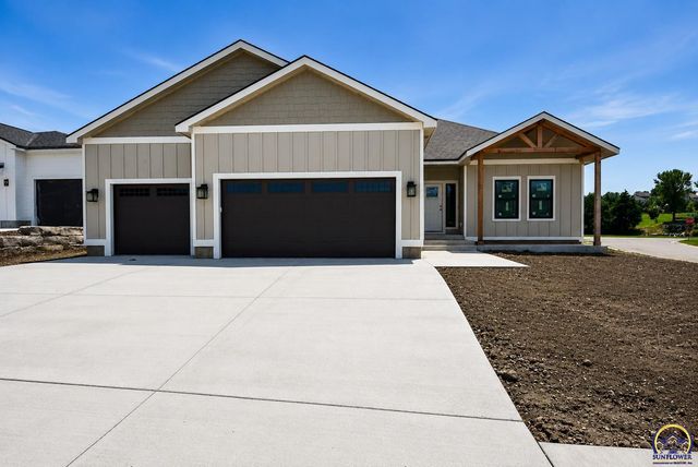 6215 SW 46th CT, Topeka, KS 66614