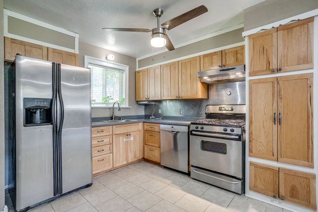 204 Mildred Lane, Benbrook, TX 76126