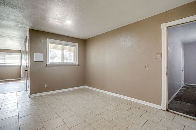 204 Mildred Lane, Benbrook, TX 76126