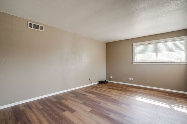 204 Mildred Lane, Benbrook, TX 76126